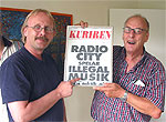 Var det verkligen illegal som Radio City spelade? Eller bara elakt påhopp från lokaltidningen? Hasse och Lennart skrattar gott åt löpsedeln.