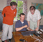 Stig, Christer och Erik kör Icom's mottagare PCR-1000 från datorn.