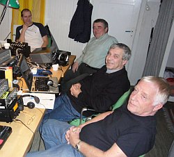 De verkliga DX-veteranerna i avslappnad stil. Claes Olsson, John Ekwall, Jan-Erik Järlebark och Bernt-Ivan Holmberg.