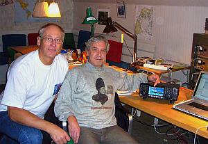 Lennart Deimert SE5X och John JOE Ekwall lyssnar på Radio St Helena
